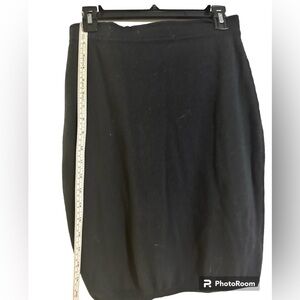 New black Henri Bendel cashmere skirt Small